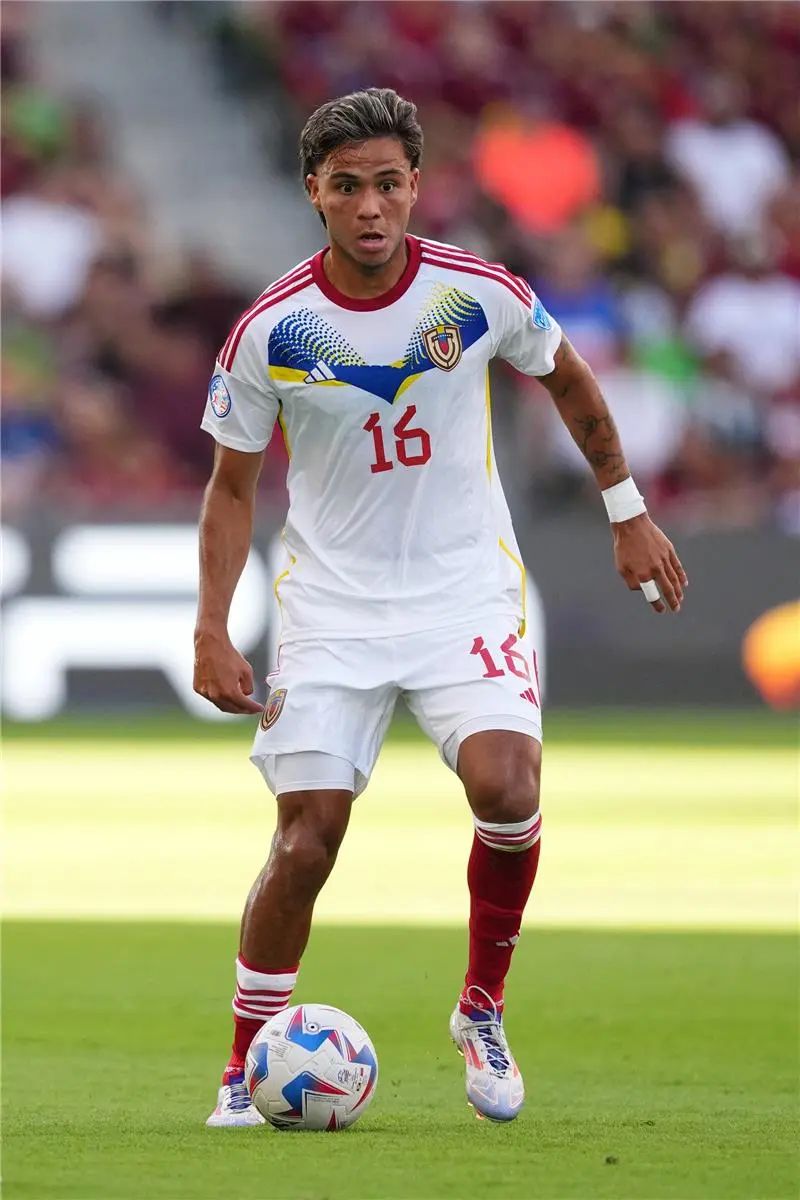 ?i=albums%2fmatches%2f2119944%2f20240701-2160002814_afp