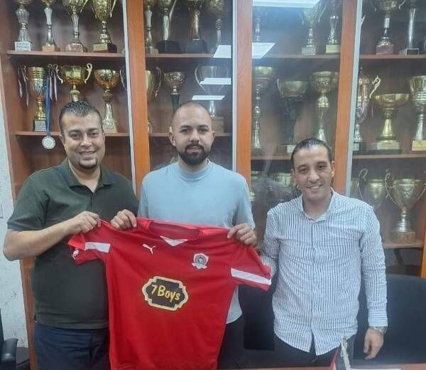 من جلسة التوقيع