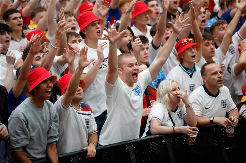 جانب من الجماهير الإنجليزية