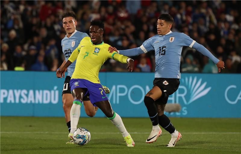 لقاء سابق بين المنتخبين