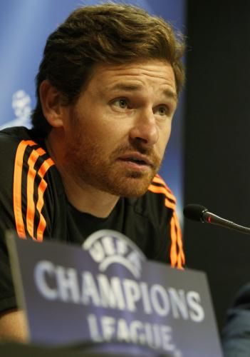 2011-09-27t174037z_01_hjk07_rtridsp_3_soccer-champions_reuters