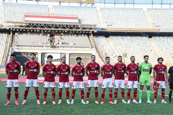 لاعبو الأهلي