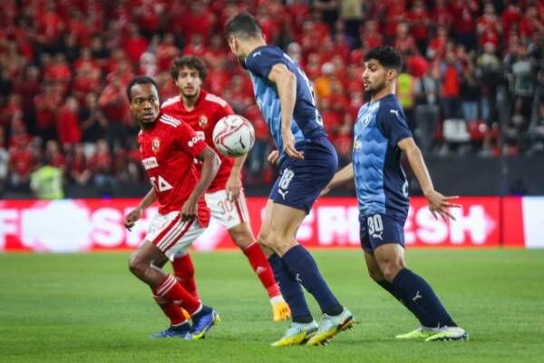 لقاء سابق بين الفريقين