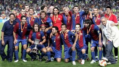 لاعبوا برشلونة مع كاس السوبر الاسبانية 