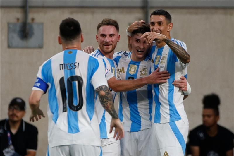 فرحة لاعبي الأرجنتين