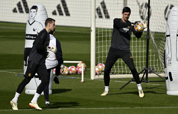 كورتوا ولونين