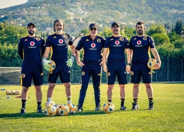 نصر الدين النابي وجهازه المعاون في كايزر تشيفز