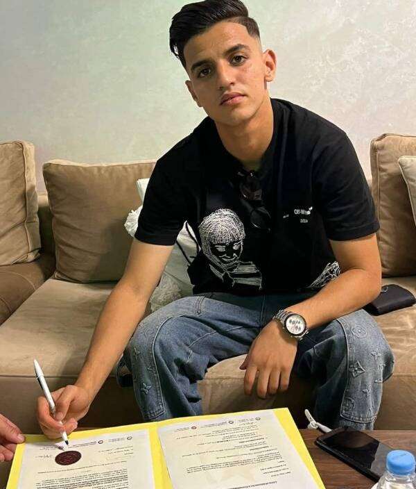 من توقيع العقد