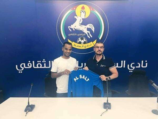 من مراسم التوقيع