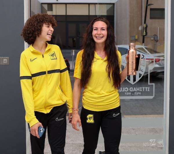 صبا توفيق "يسار" وليان روب