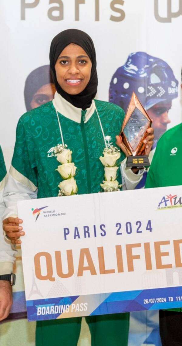 دنيا أبوطالب