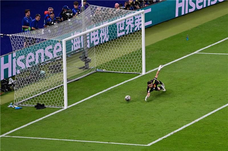 أوناي سيمون