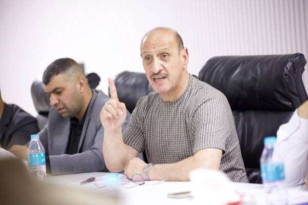 من الاجتماع