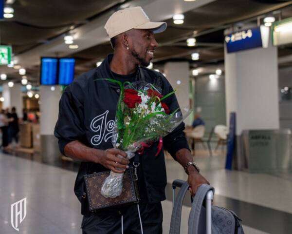 جوليان كينونيس