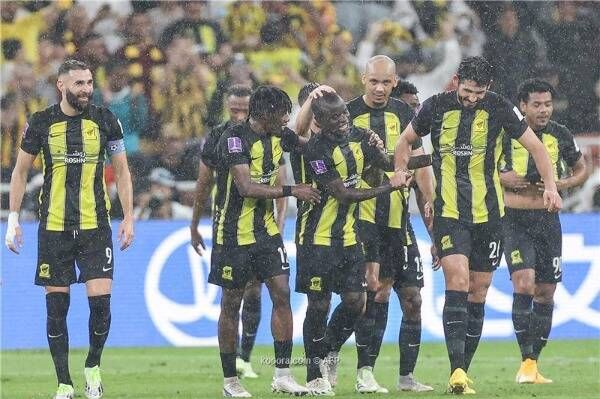 لاعبو اتحاد جدة