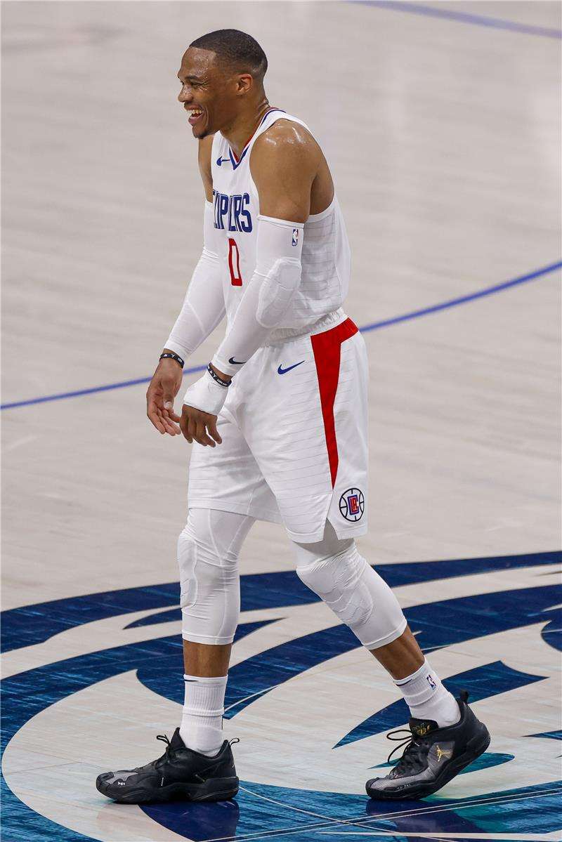 راسل وستبروك