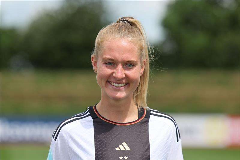 جانينا مينج