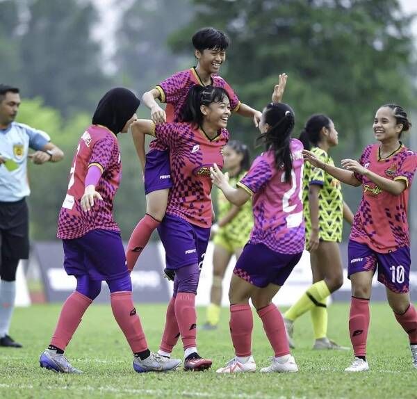 لاعبات صباح الماليزي