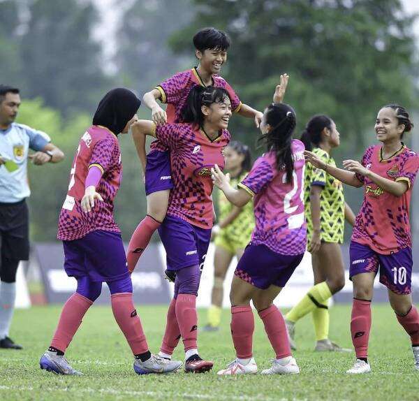 لاعبات صباح الماليزي