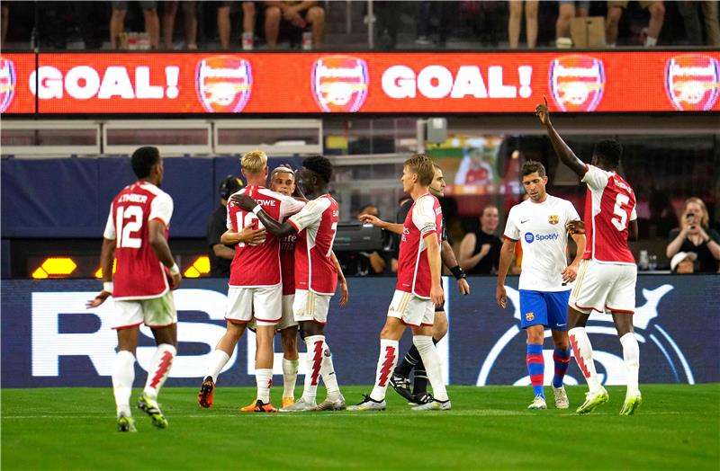 لاعبو آرسنال