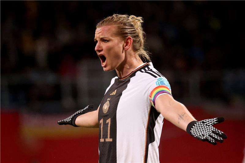 ألكسندرا بوب