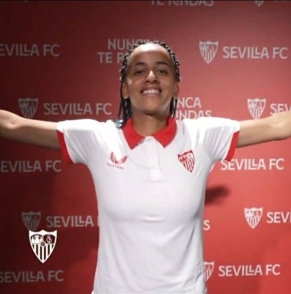 فاطمة تكناوت مع إشبيلية