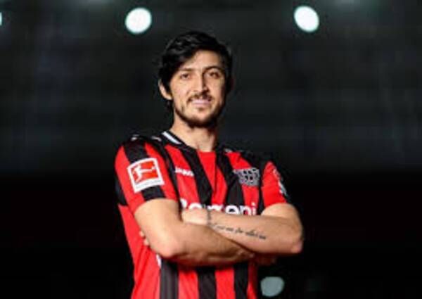 سردار أزمون