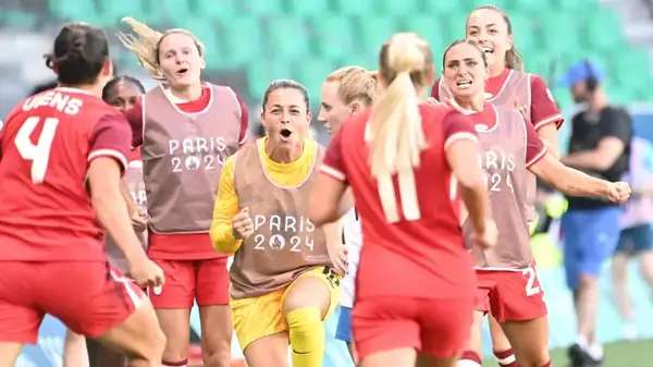 منتخب كندا للسيدات