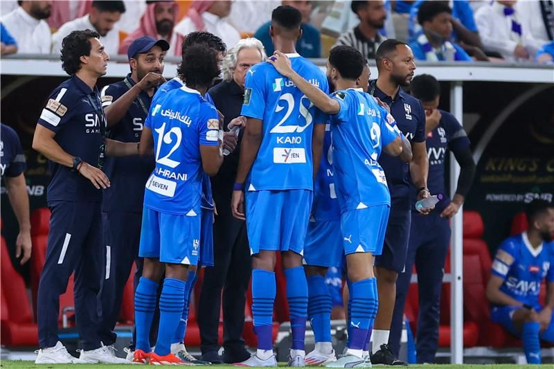 لاعبو الهلال