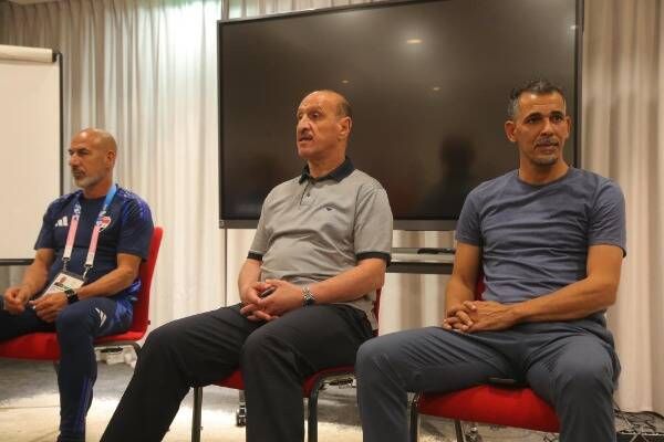 درجال خلال الجلسة