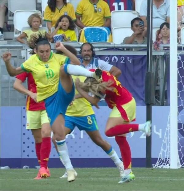 تدخل مارتا على أولجا كارمونا