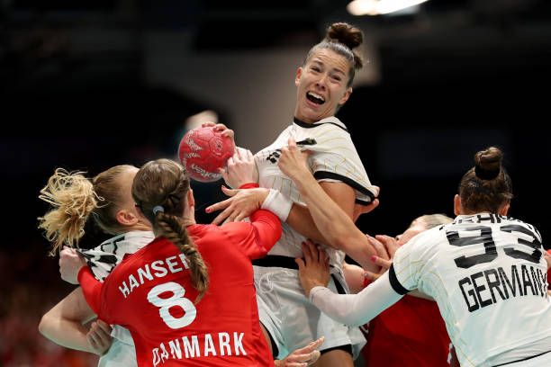 من المواجهة