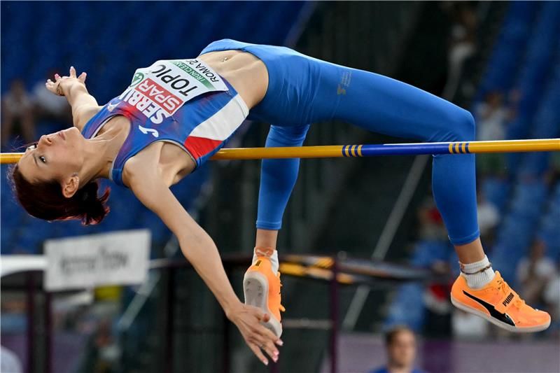 أنجيلينا توبيك