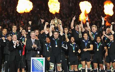 لاعبي نيوزيلندا يحتفلون بكأس العالم