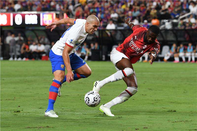 لقاء سابق بين الفريقين