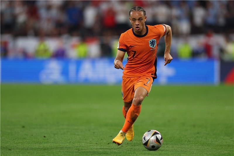 تشافي سيمونز