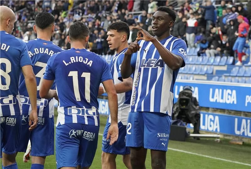 لاعبو ألافيس