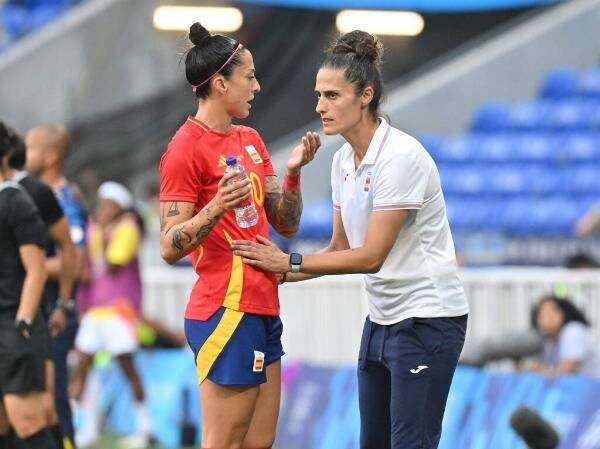 جينيفير هيرموسو ومونتسيرات تومي