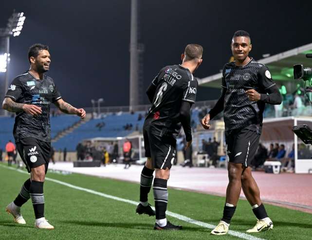 لاعبو الشباب