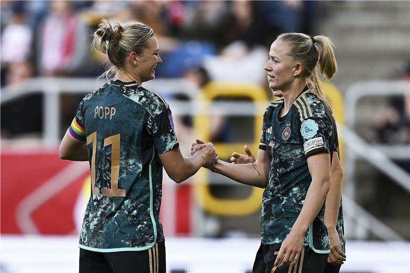 ألكسندرا بوب