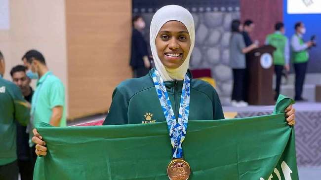 دنيا أبو طالب