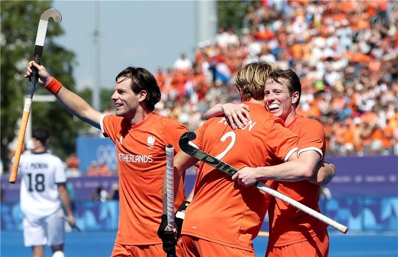 فرحة لاعبي هولندا