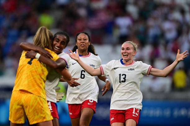 فرحة لاعبات الولايات المتحدة الأمريكية