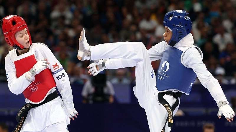 دنيا أبوطالب