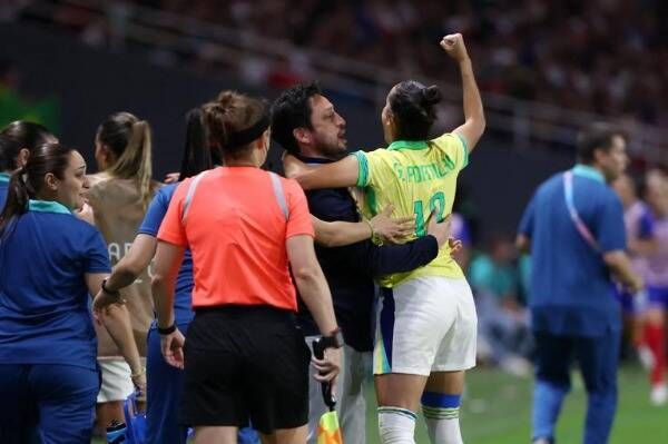 البرازيل آرثر إلياس بعد التأهل