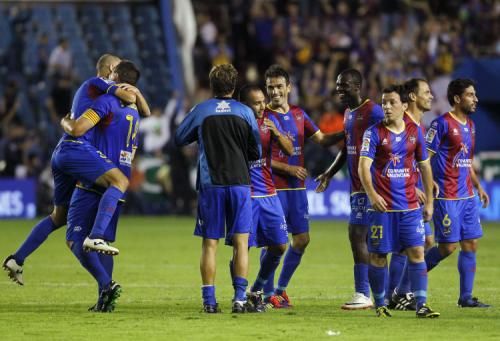 2011-10-16t180542z_01_hjk10_rtridsp_3_soccer-spain_reuters