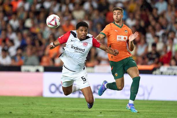 من المواجهة