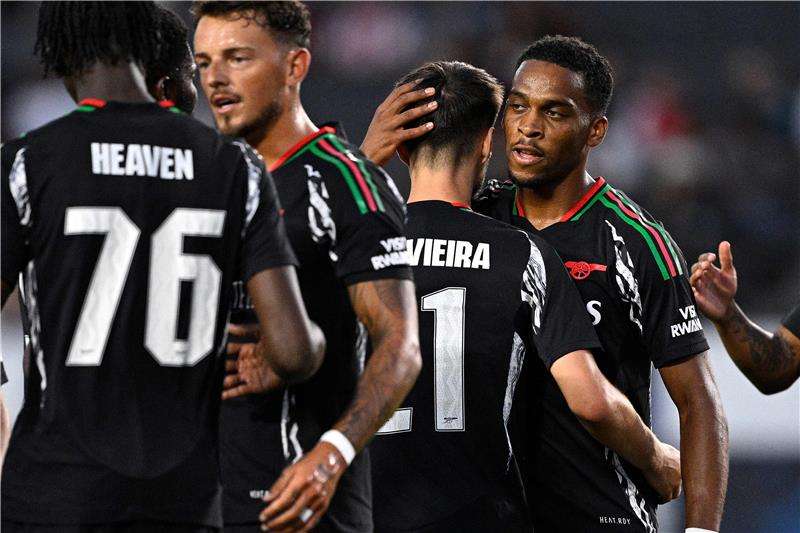 لاعبو آرسنال