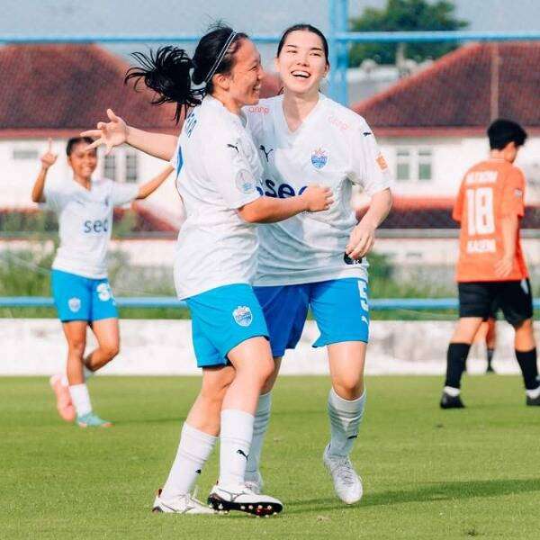 ممثل سنغافورة بمعسكر تايلاند