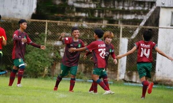 لاعبات مياوادي بعد الانتصار